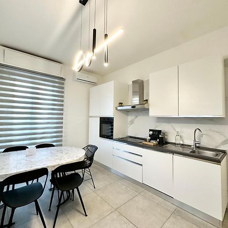 Appartamento Dolce Vita - Free Parking Como Exterior foto