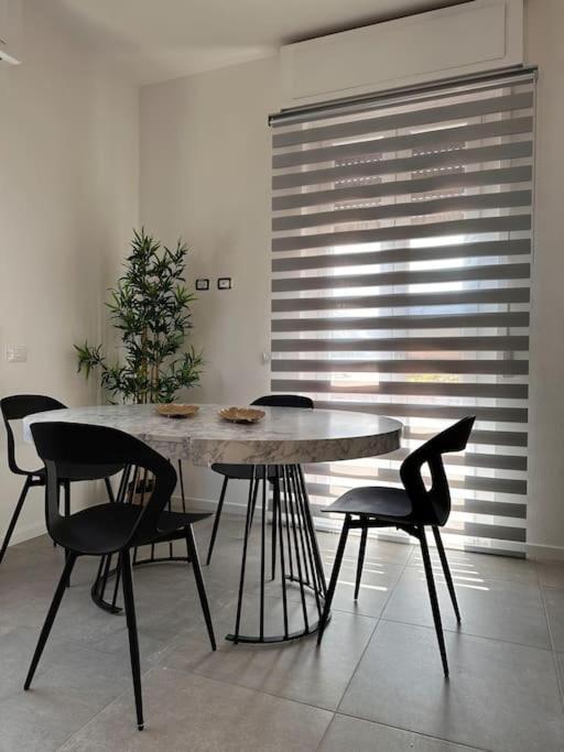 Appartamento Dolce Vita - Free Parking Como Exterior foto