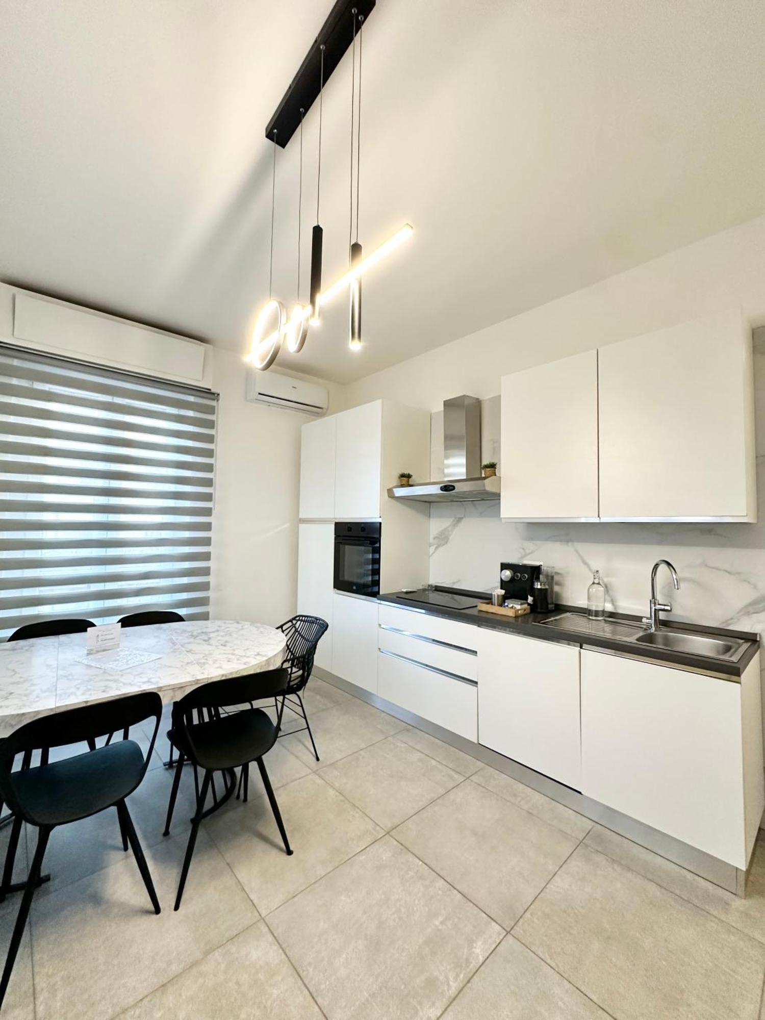 Appartamento Dolce Vita - Free Parking Como Exterior foto