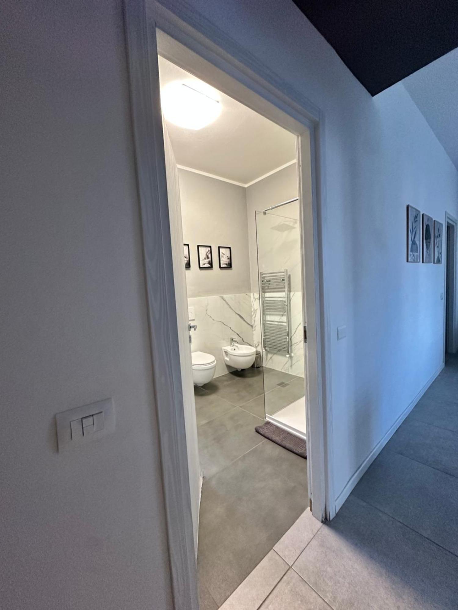 Appartamento Dolce Vita - Free Parking Como Exterior foto